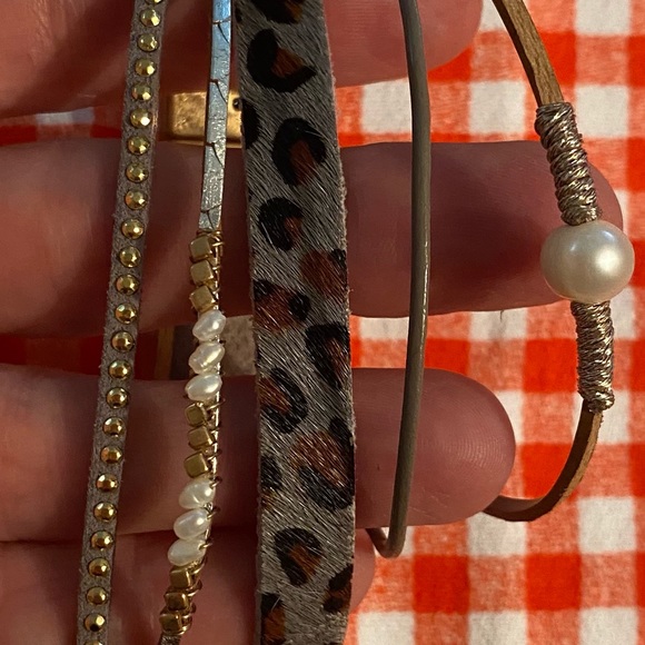 A beautiful bracelet what they magnetic clasp - Picture 4 of 5